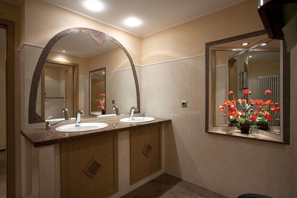 Reuler Hotel St Hubert מראה חיצוני תמונה